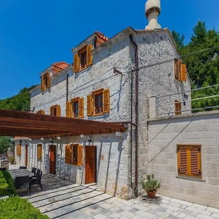 Vista Vila *